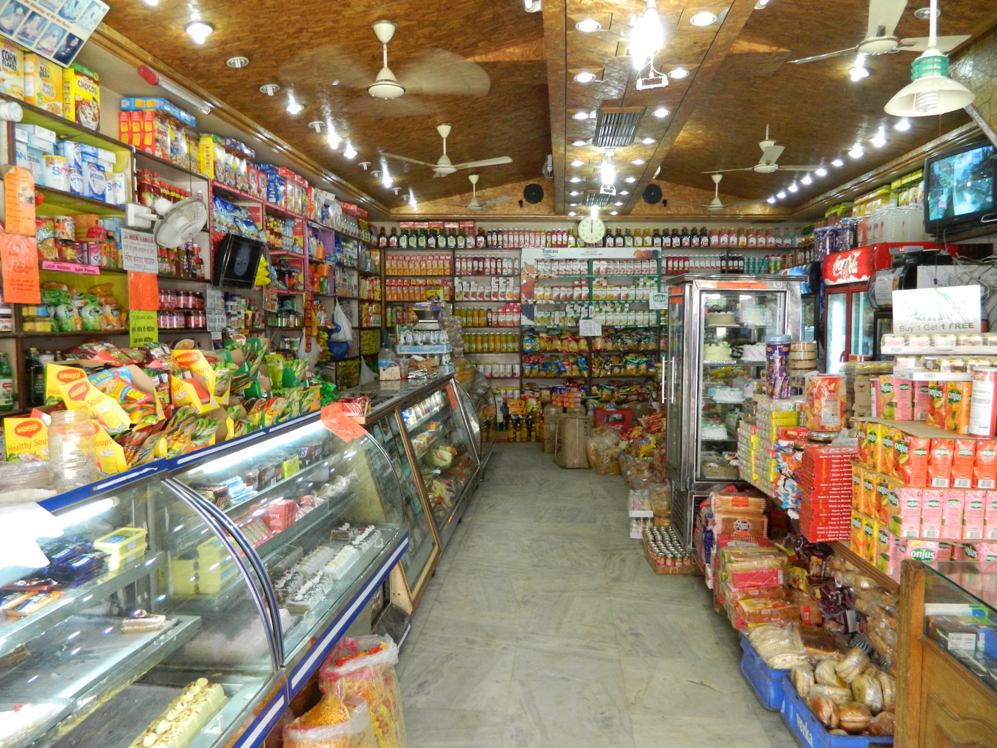 DELUX BAKERY | Shop | Hoshiarpur - IndiaOnAPage