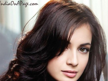 Dia mirza stunning